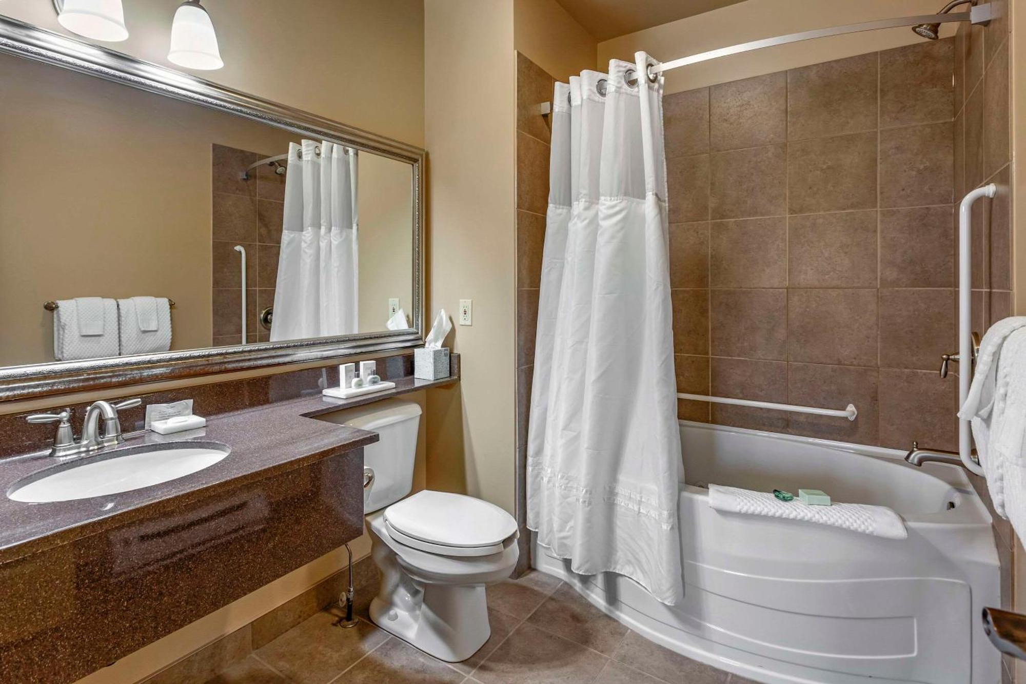 The Parlour Inn Ascend Hotel Collection Стратфорд Экстерьер фото
